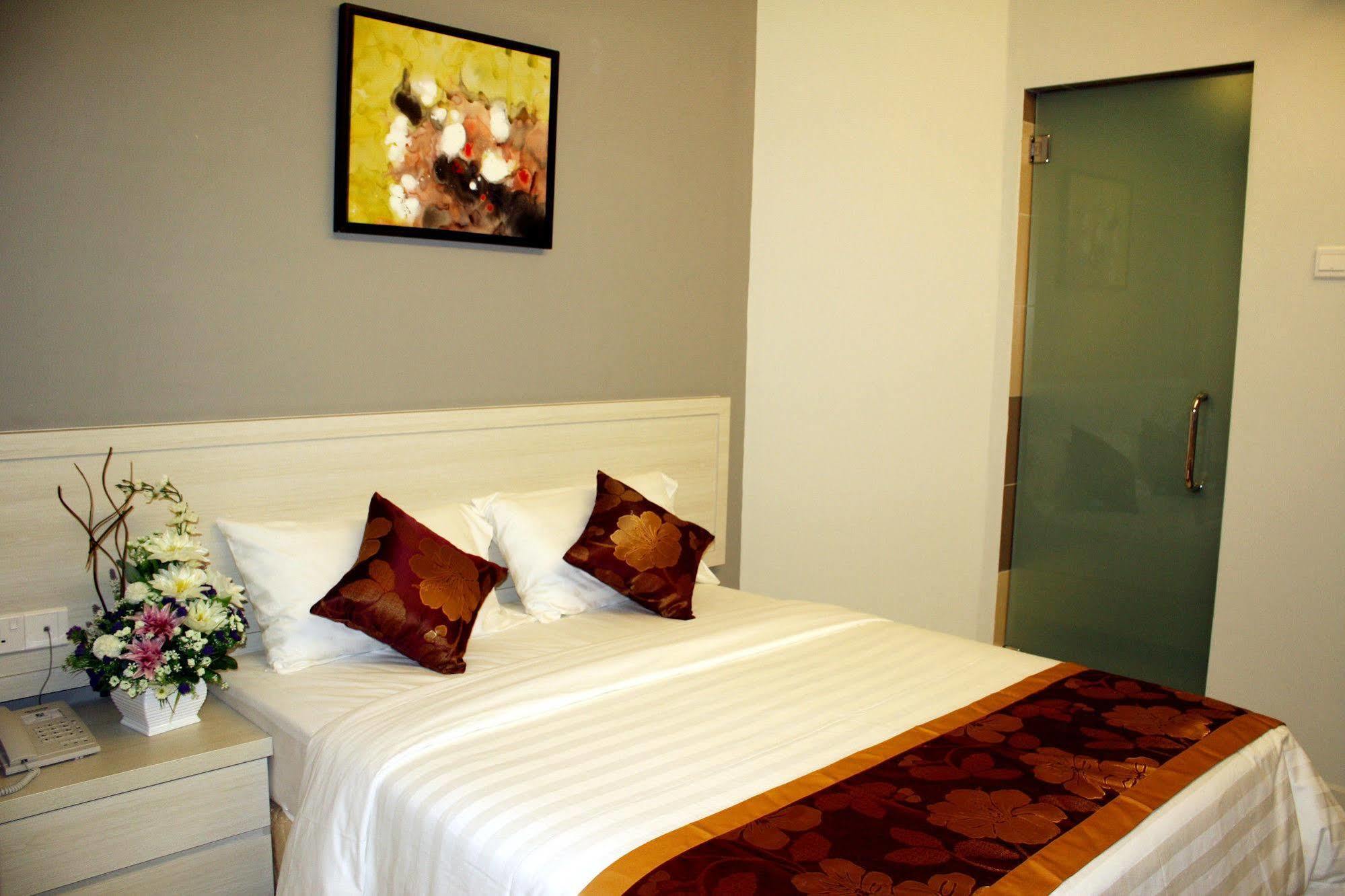 Aurora Hotel Malacca Exteriör bild