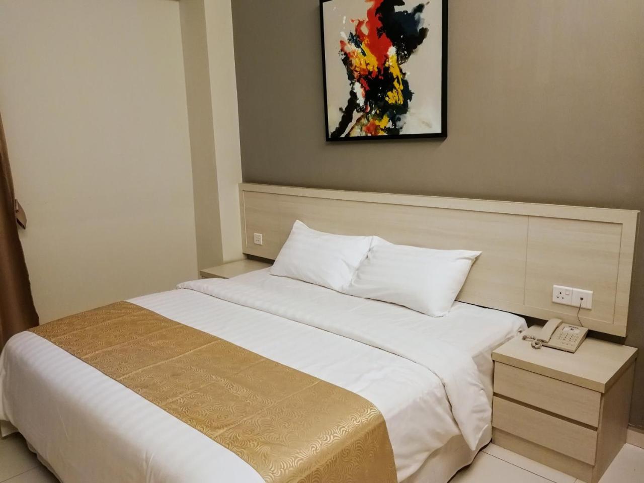 Aurora Hotel Malacca Exteriör bild